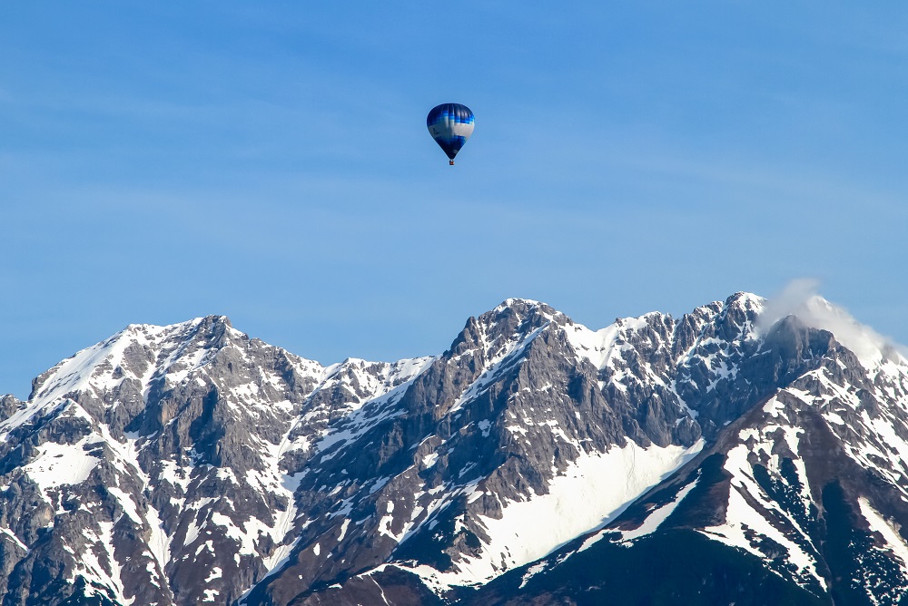 Alpenüberquerung mit einem Heißluftballon